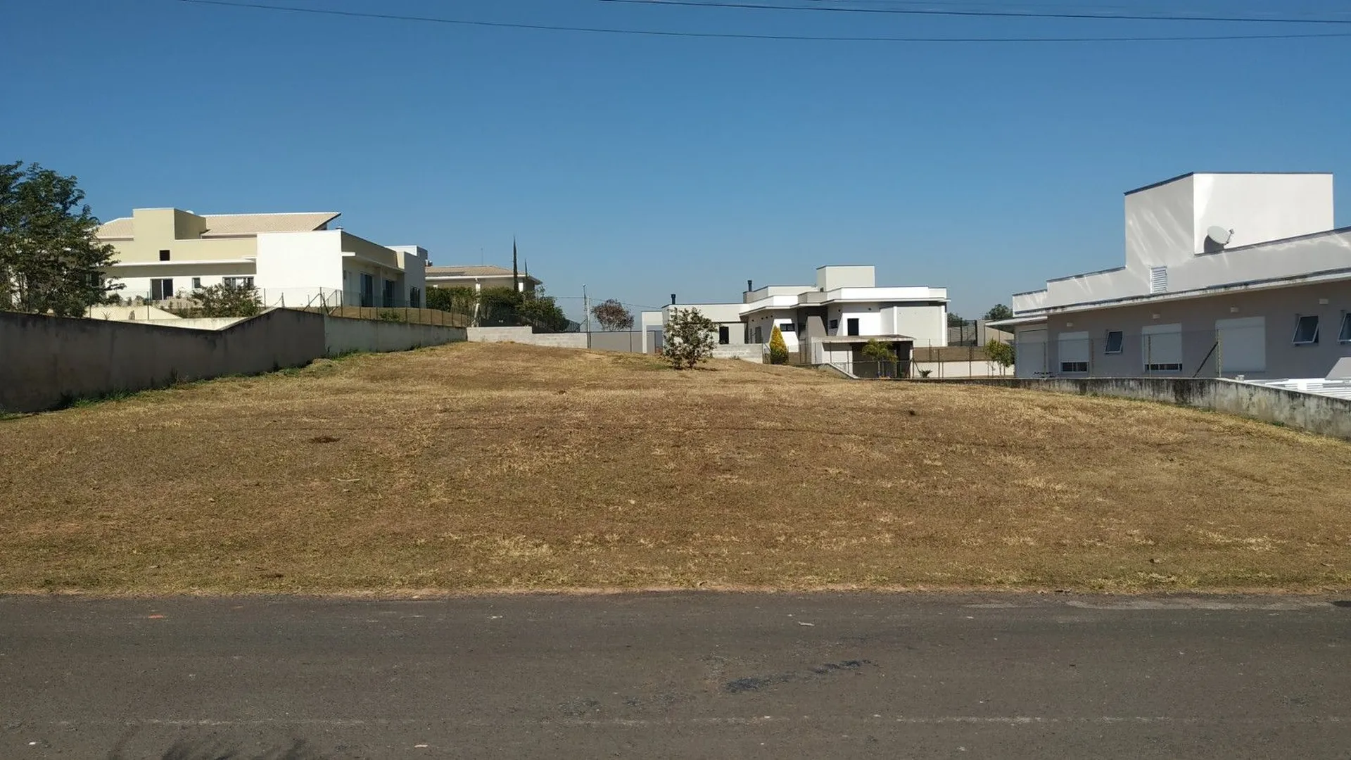 TERRENO A VENDA EM SALTO