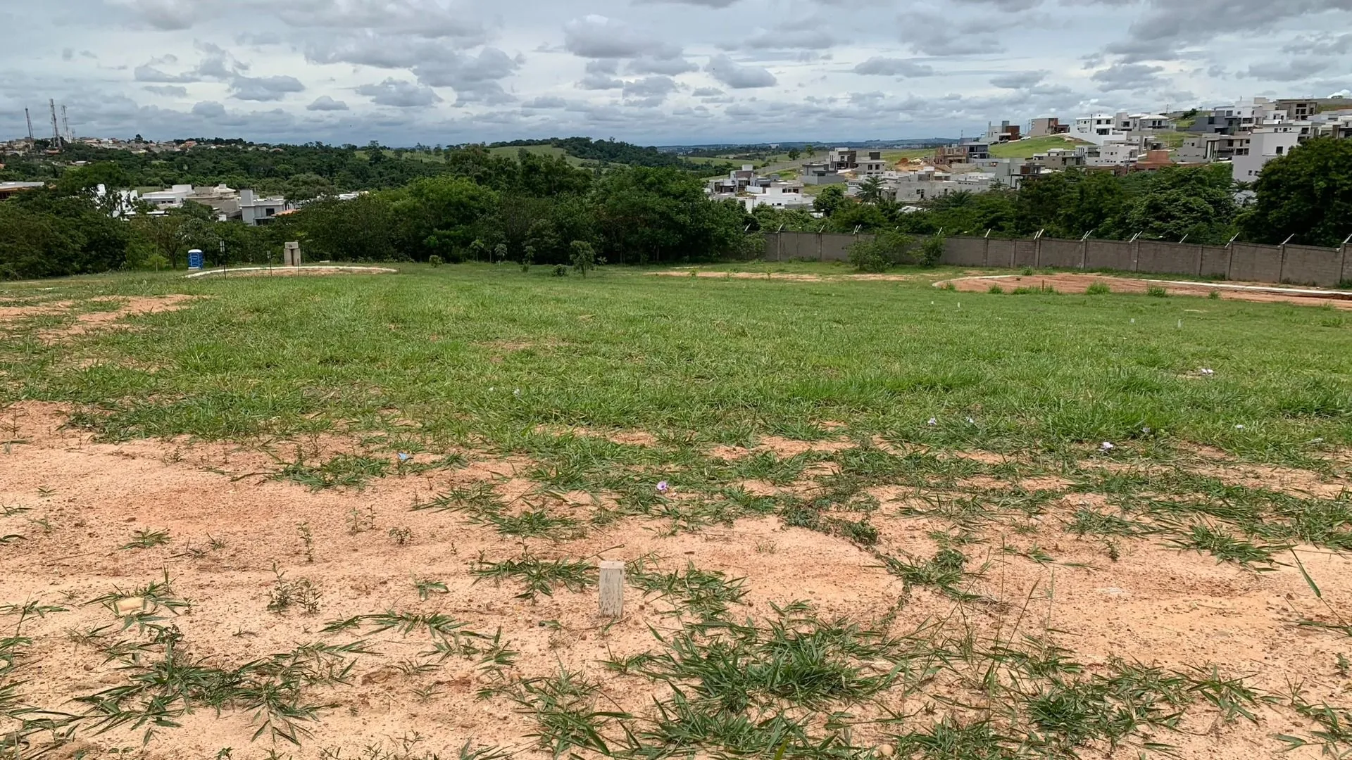 Terreno à venda, 360 m² por R$ 425.000,00 - Condomínio Vila dos Manacás - Itu/SP