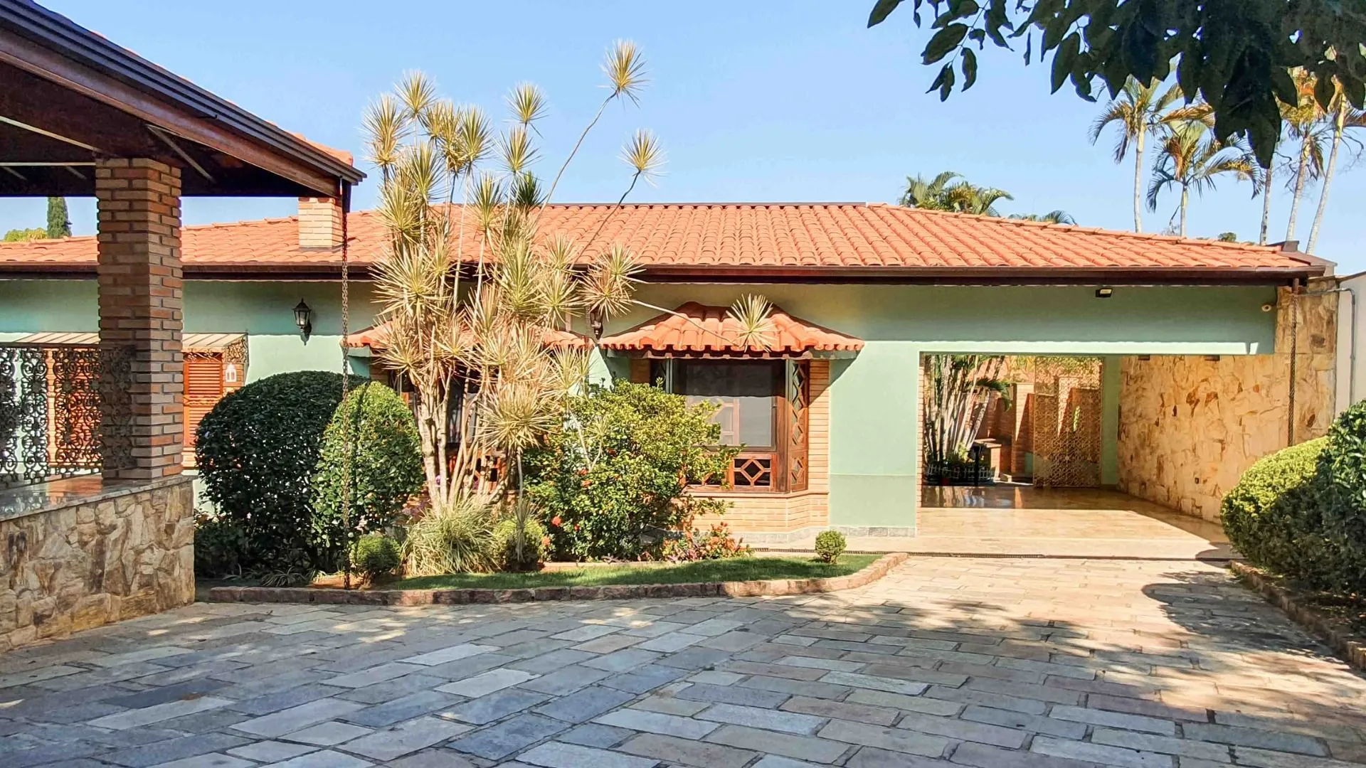 Casa com 3 dormitórios à venda, 380 m² por R$ 1.800.000,00 - Condomínio Zuleika Jabour - Salto/SP