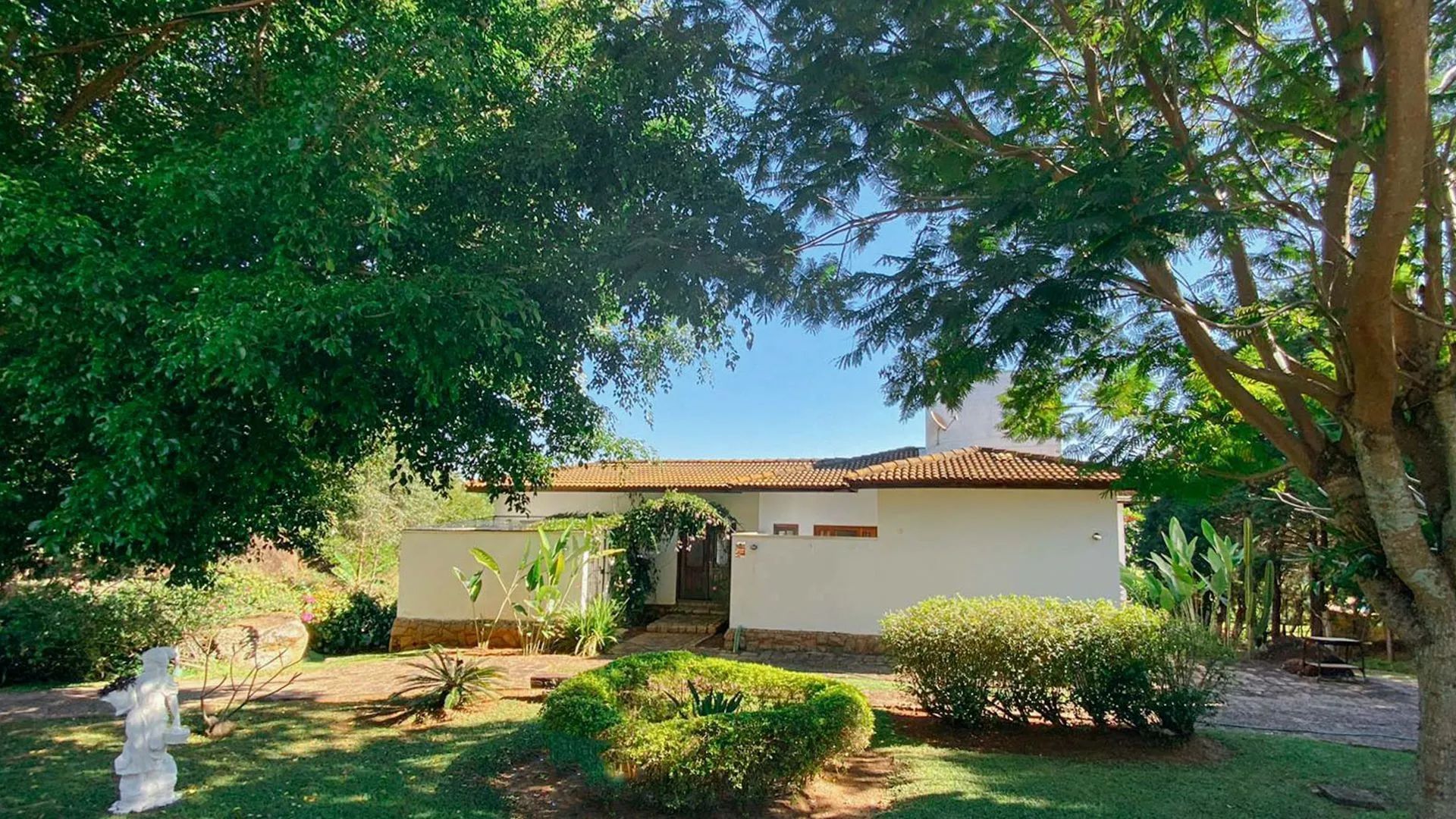 Casa com 3 dormitórios à venda, 417 m² por R$ 1.100.000,00 - Condomínio Monte Belo - Salto/SP