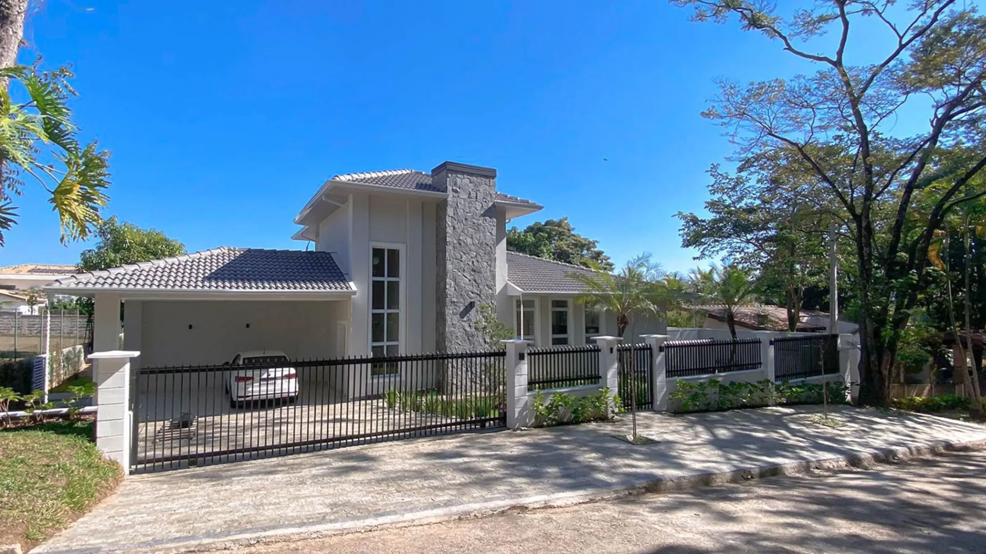 Casa com 3 dormitórios à venda, 325 m² por R$ 2.700.000,00 - Condomínio Zuleika Jabour - Salto/SP