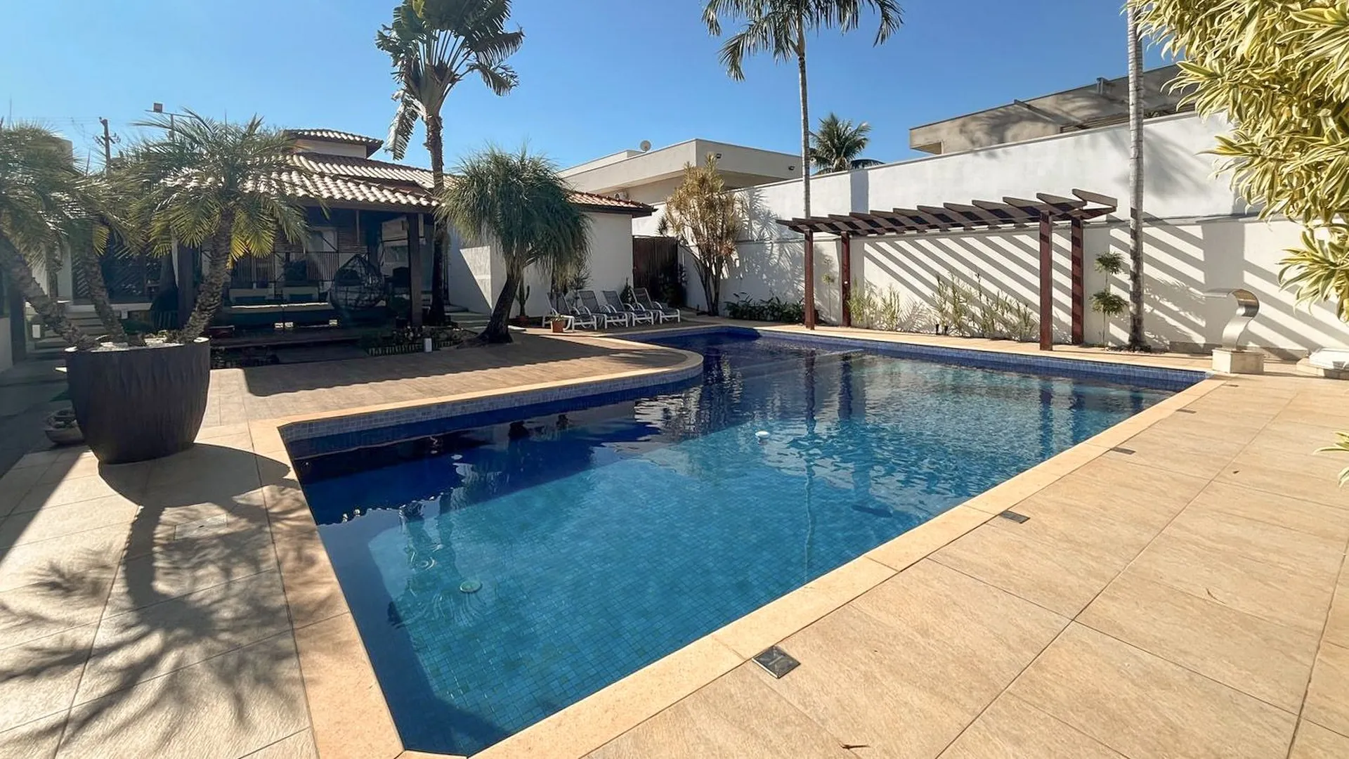 Casa com 3 dormitórios à venda, 568 m² por R$ 3.180.000,00 - Condomínio Zuleika Jabour - Salto/SP