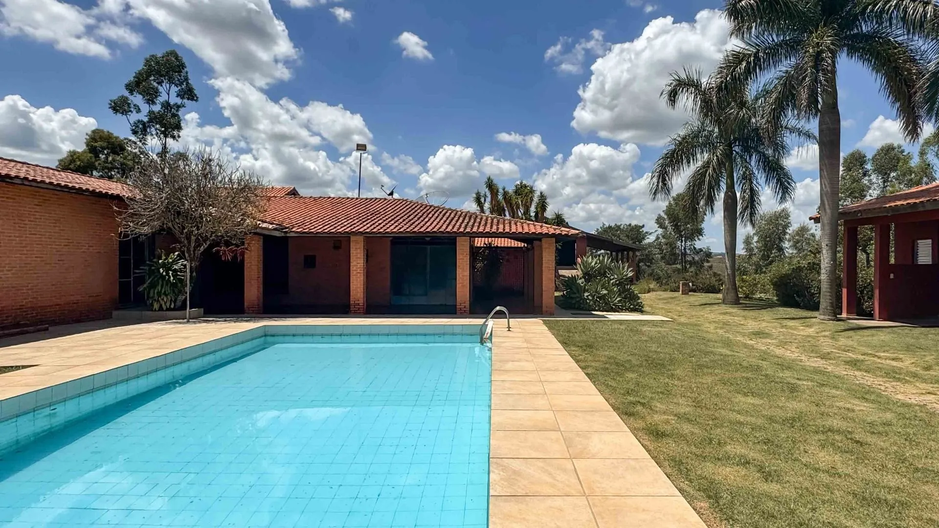 Sítio com 3 dormitórios à venda, 98000 m² por R$ 3.000.000,00 - Capuava - Mairinque/SP